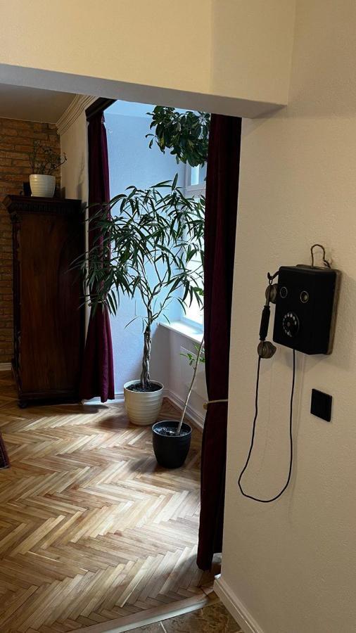 Varga Apartman Шопрон Екстер'єр фото