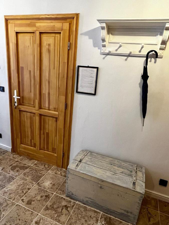 Varga Apartman Шопрон Екстер'єр фото